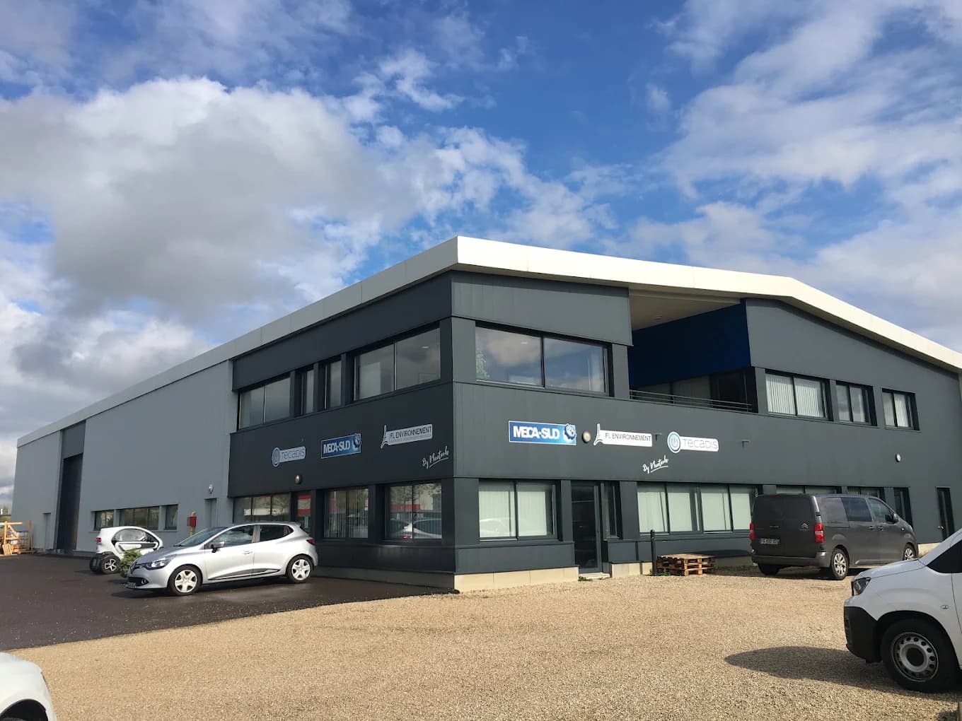 Bâtiment de Tecadis et Meca-Sud, sociétés acquises par SPC Group